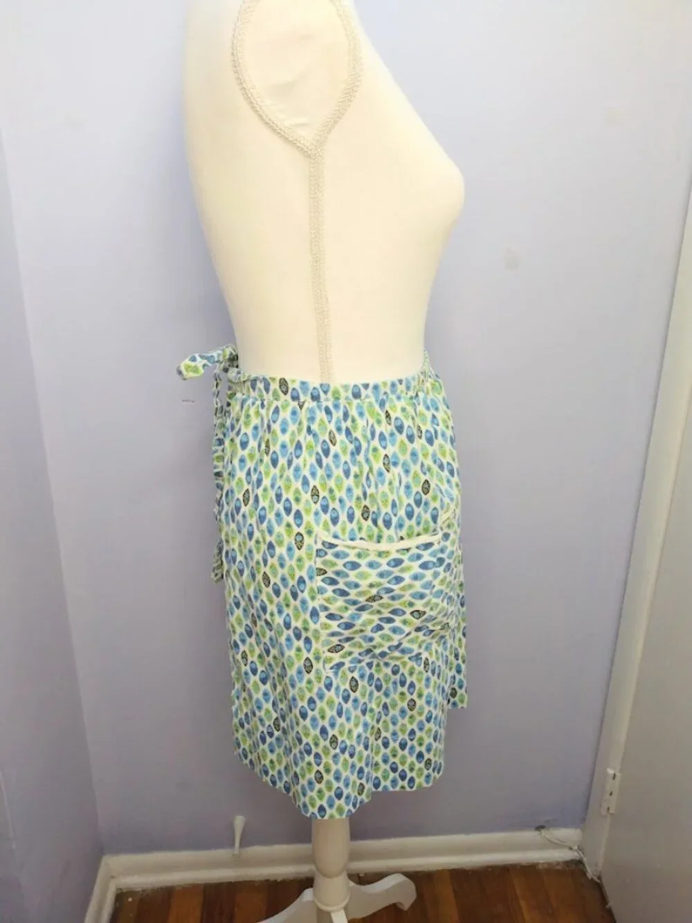 Vintage Waist Apron with One Pocket Tie Around Waist Blue Green Geometric Print
